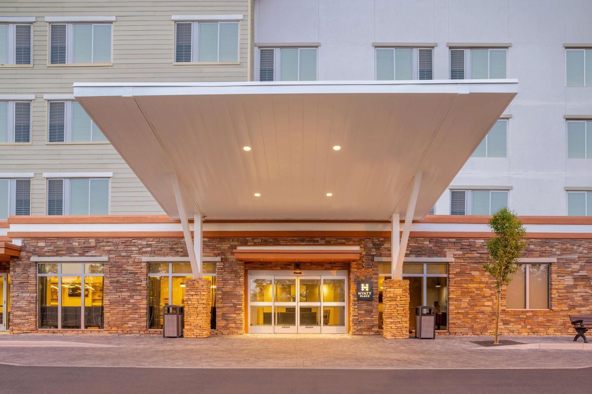 Hyatt Place سارية العلم المظهر الخارجي الصورة